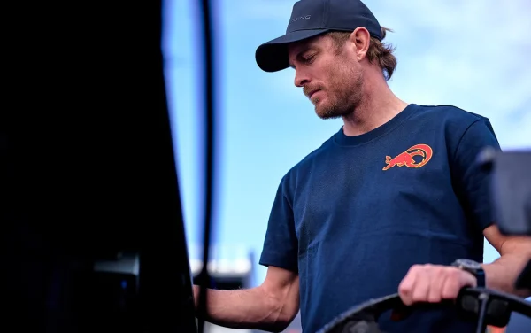 BULL TEE