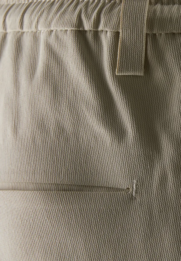 RACE EDITION TECH PANT