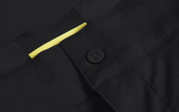 W SPRAY TECH SHORTS